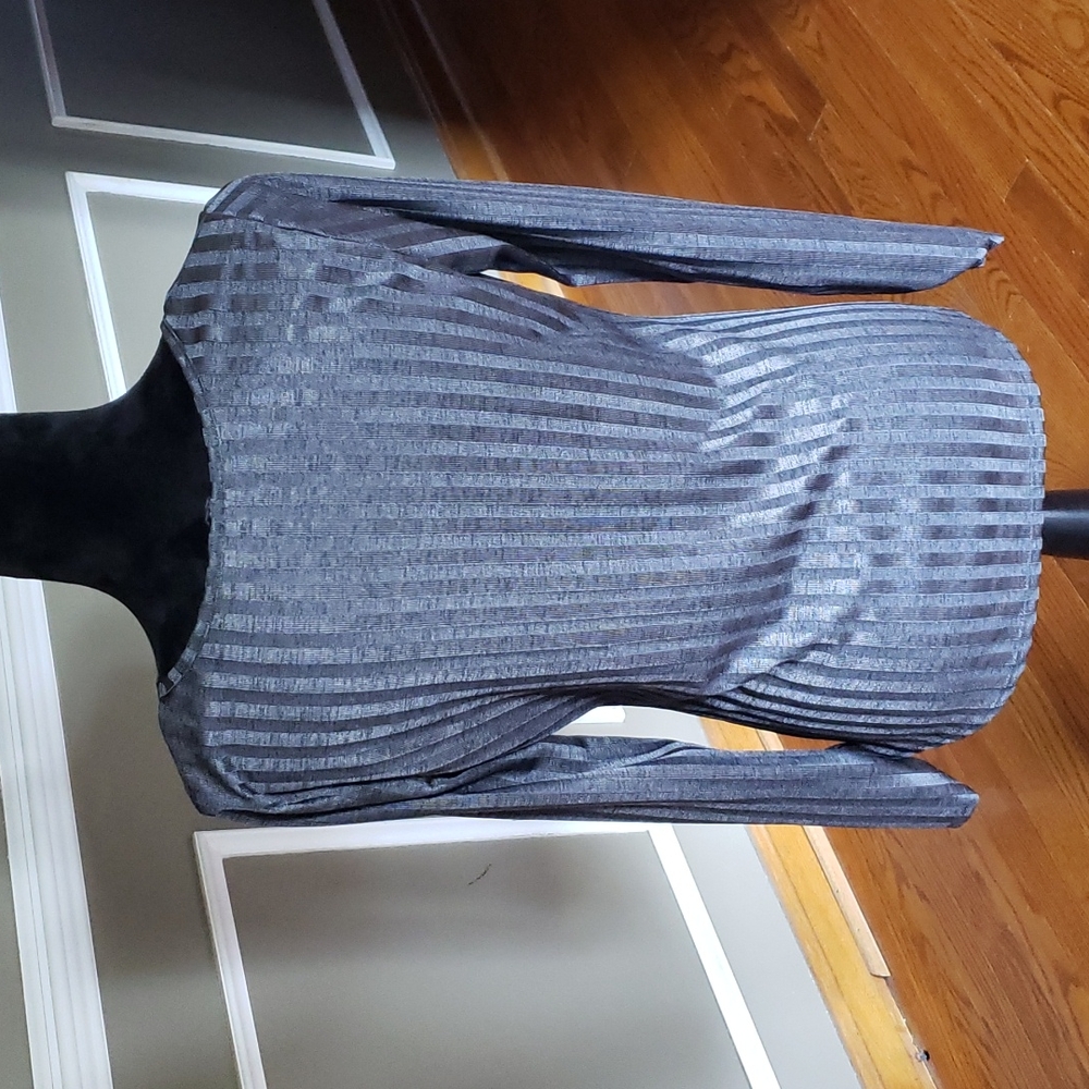 A Byer Gray Top Size Medium - Picture 6 of 12